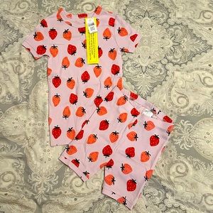 NWT Gap Factory Kids Strawberry Pajama Set Girls Size 6